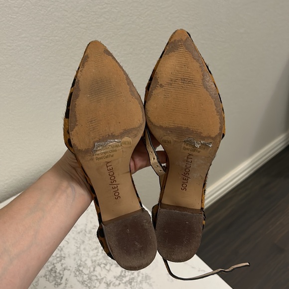 Sole Society Pointy toe low heel height sandals. - Picture 3 of 4